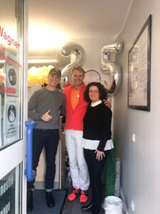 Jubiläumsfeier im Therapiezentrum Wagner zum 25-jährigen Bestehen mit der Geschäftsleitung am Standort Bergheim